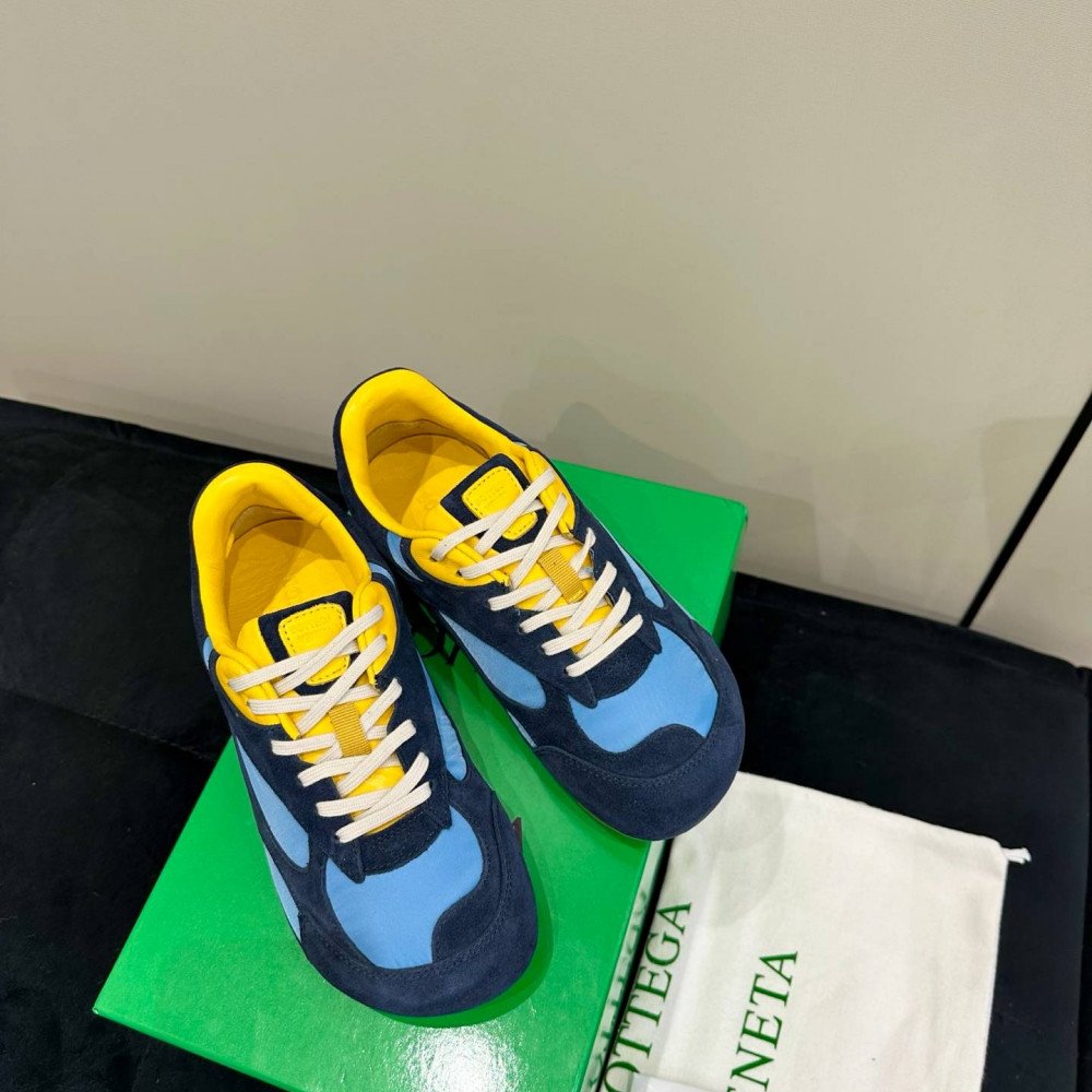 Orbit Sneaker