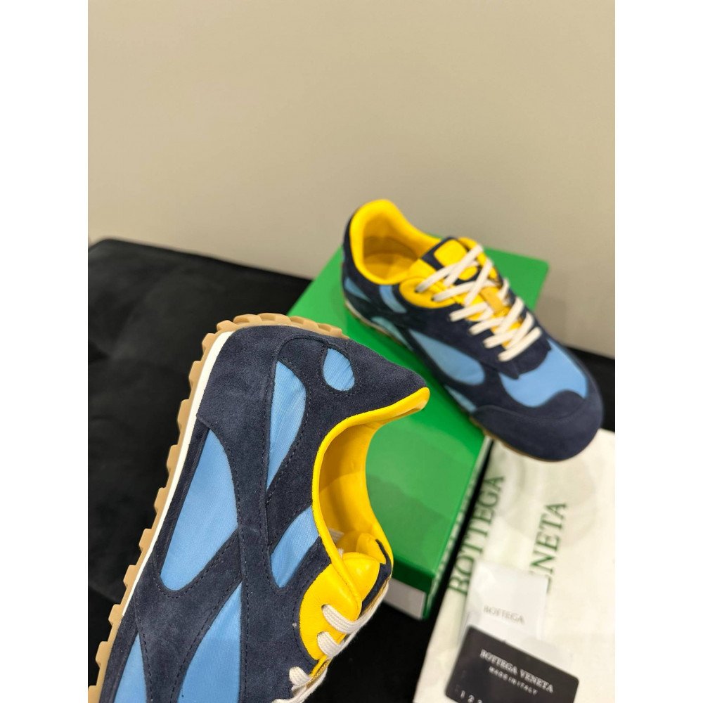 Orbit Sneaker Orbit Sneaker