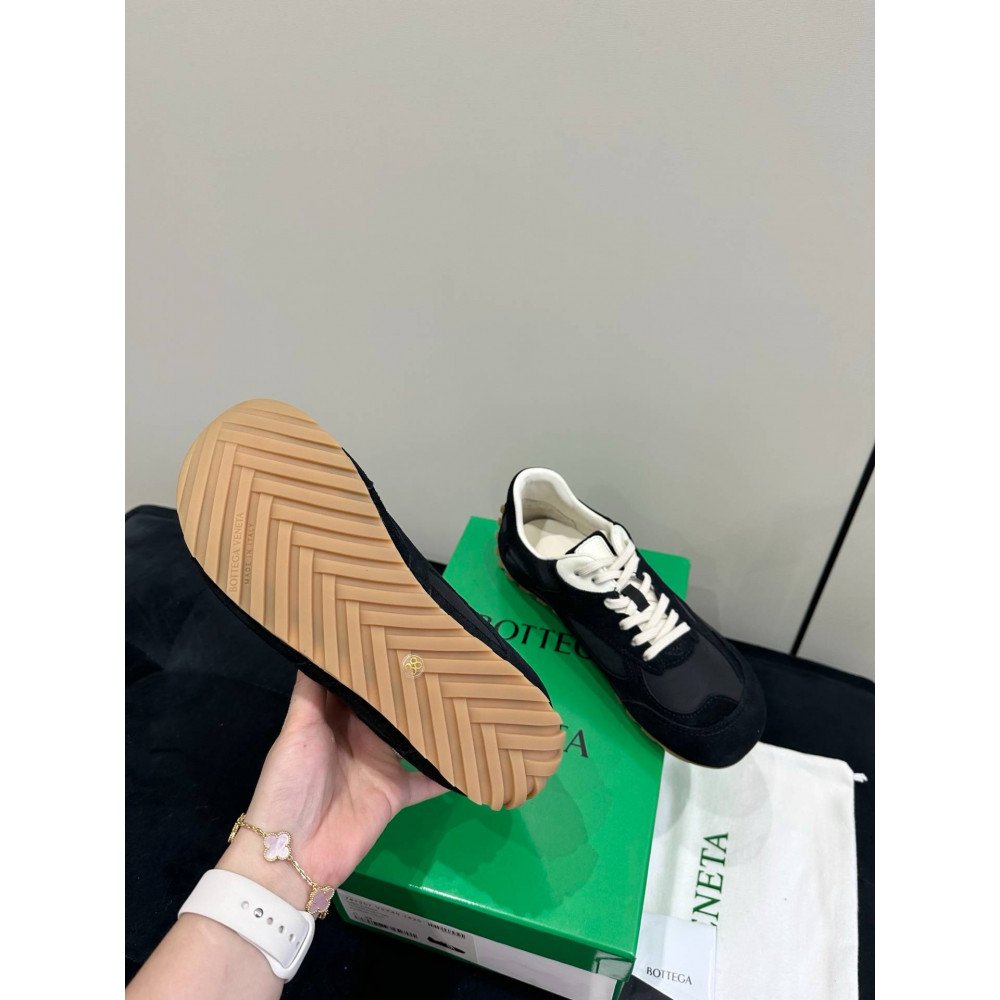 Orbit Sneaker Orbit Sneaker