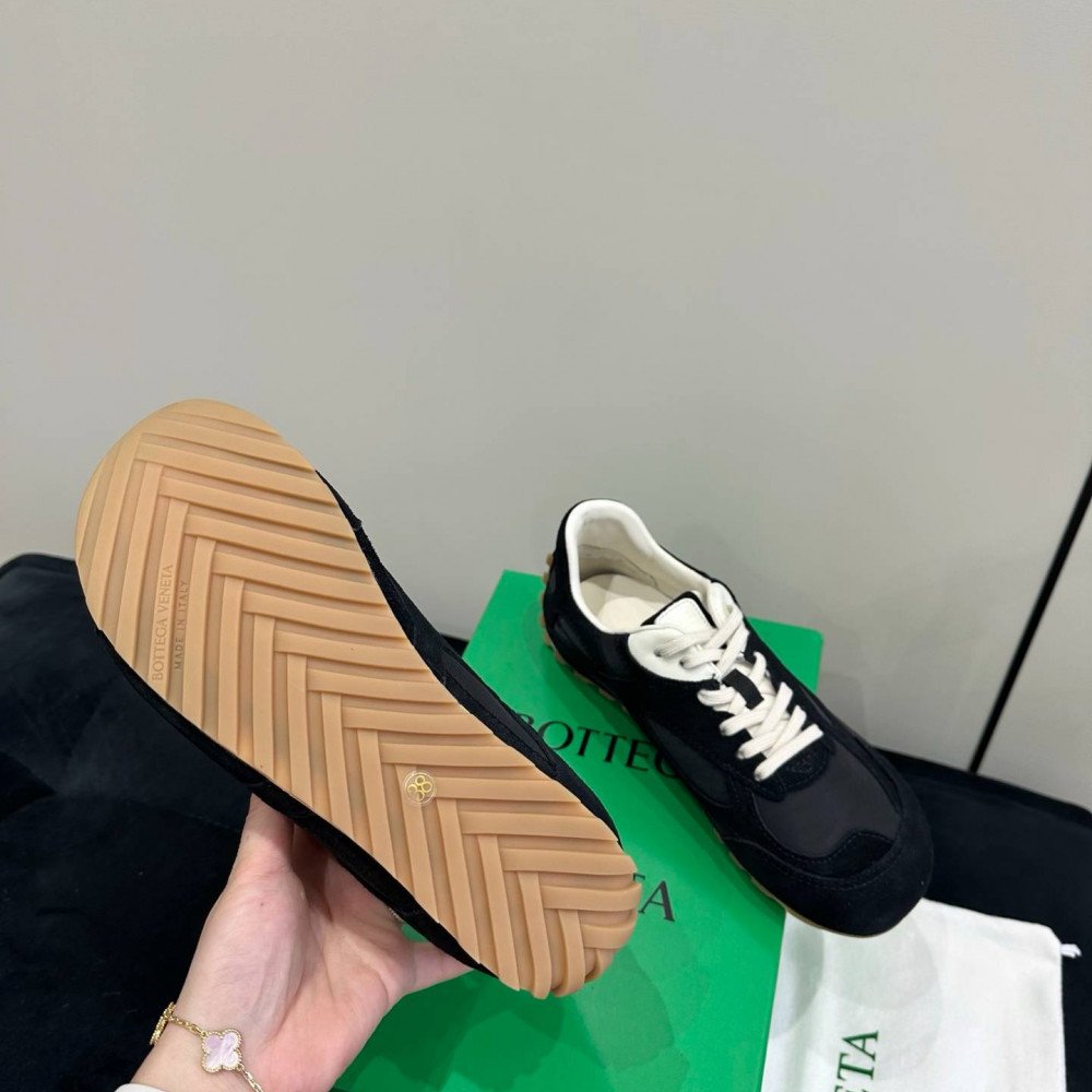Orbit Sneaker Orbit Sneaker