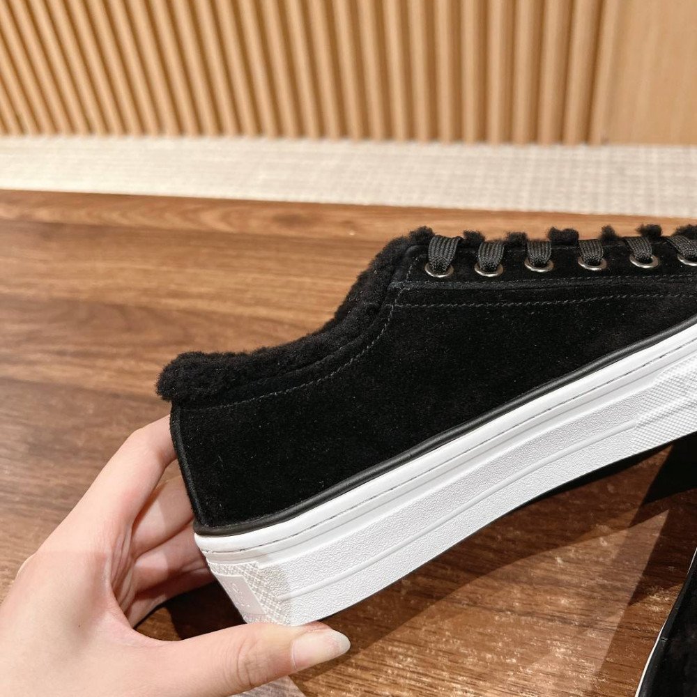 Sneakers Sneakers