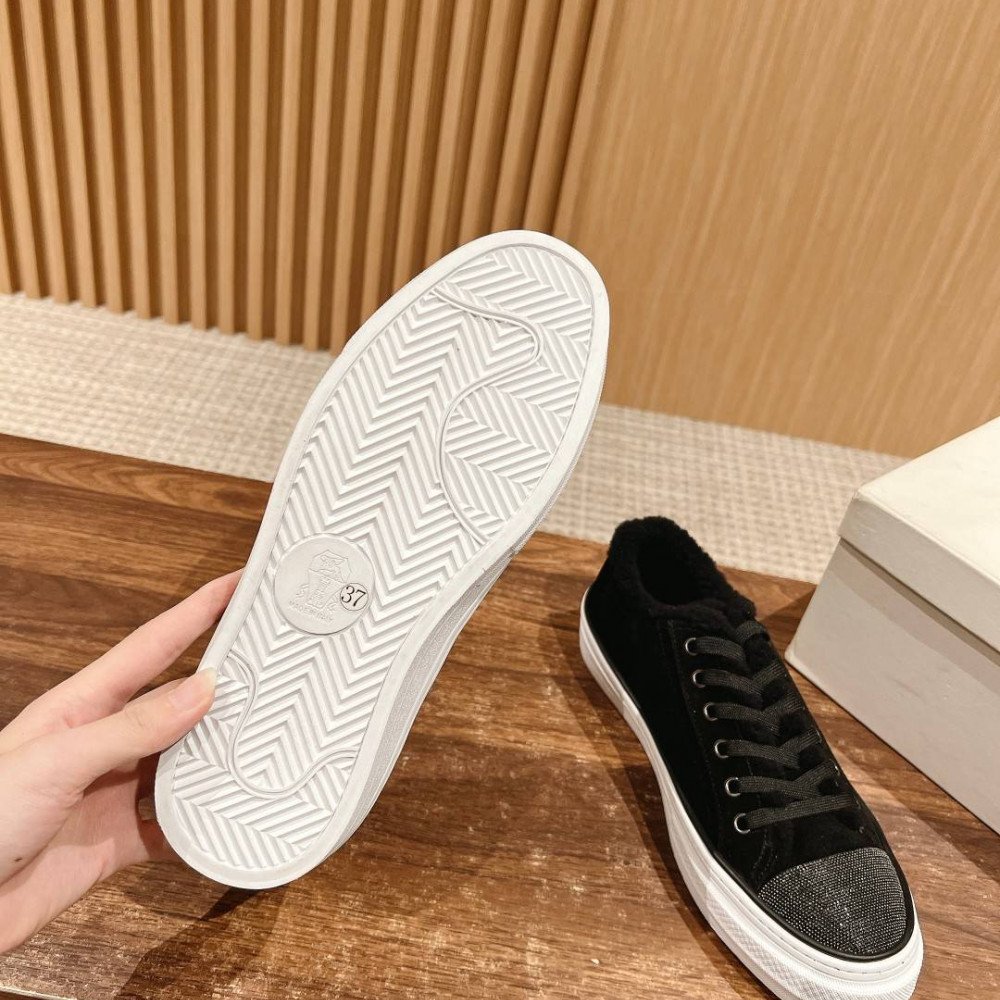 Sneakers Sneakers
