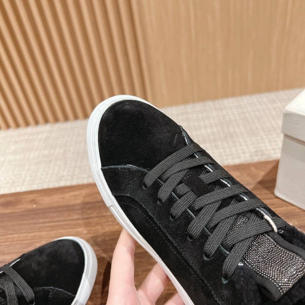 Sneakers Sneakers