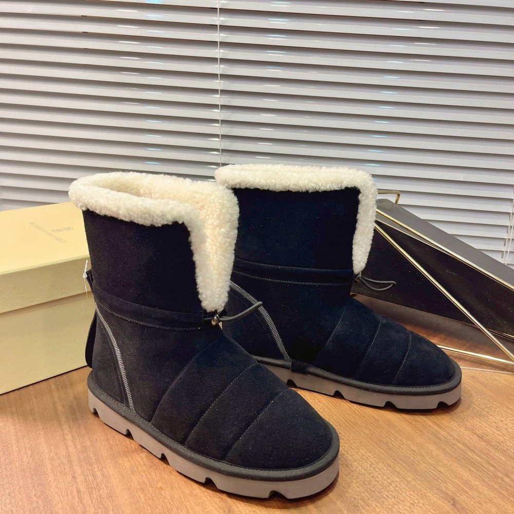 Snow boots