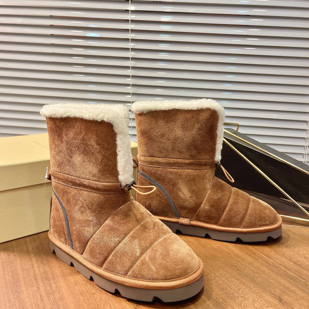 Snow boots