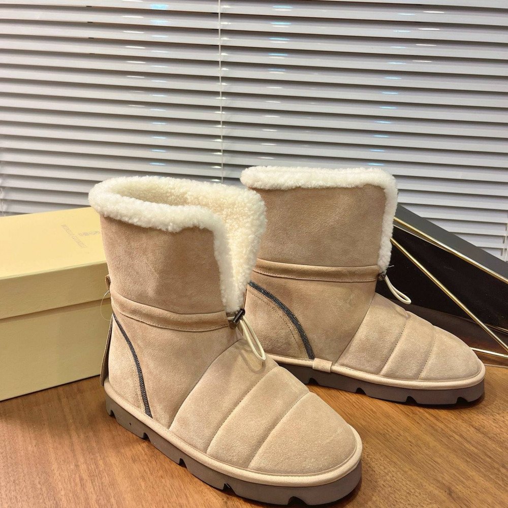 Snow boots
