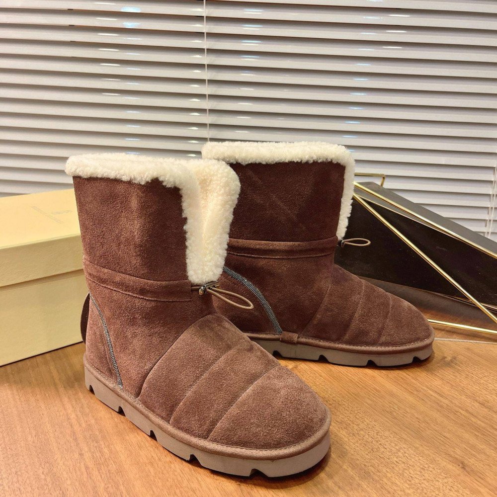 Snow boots