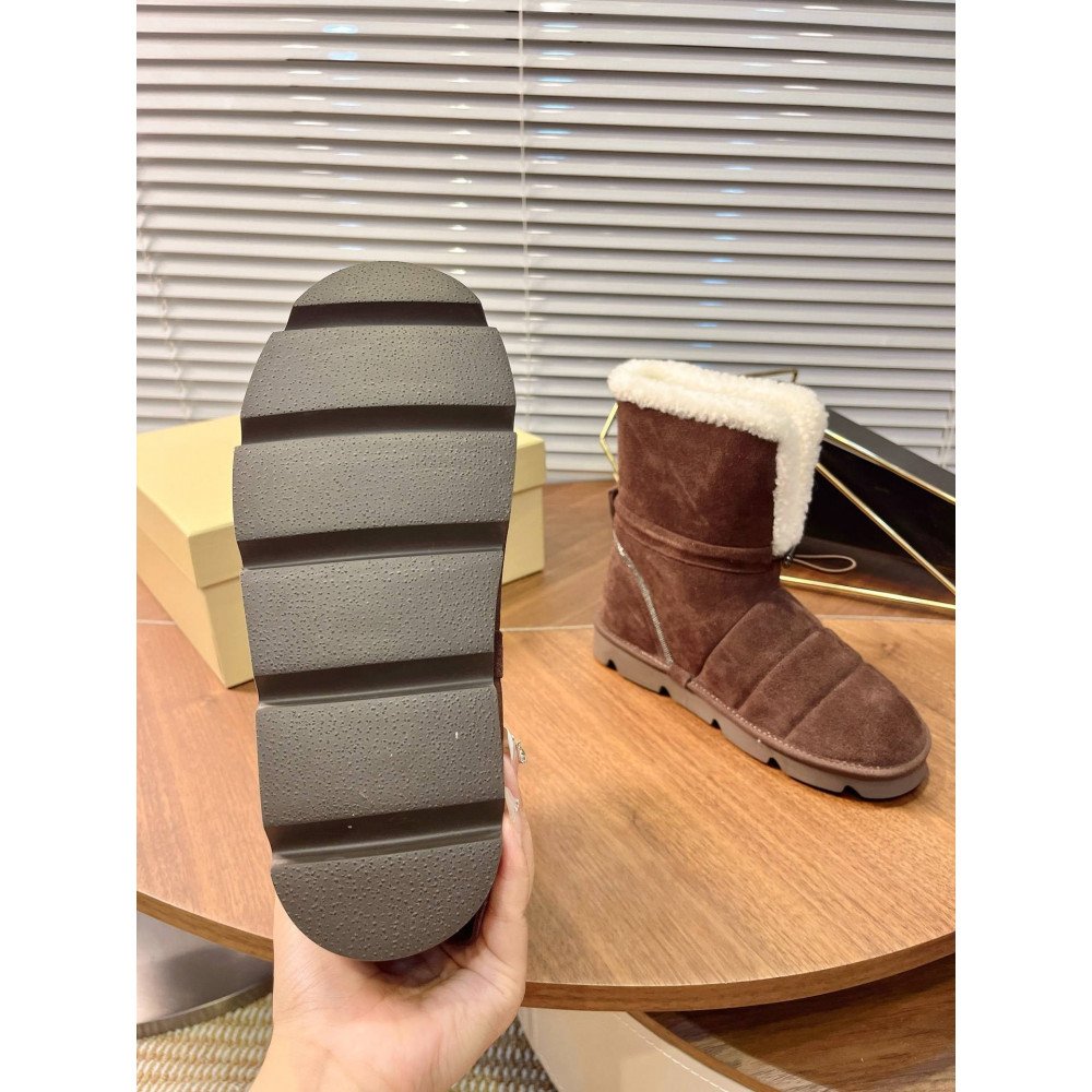 Snow boots Snow boots