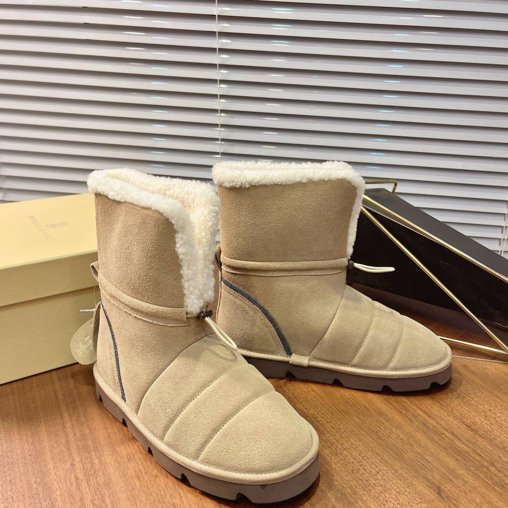 Snow boots