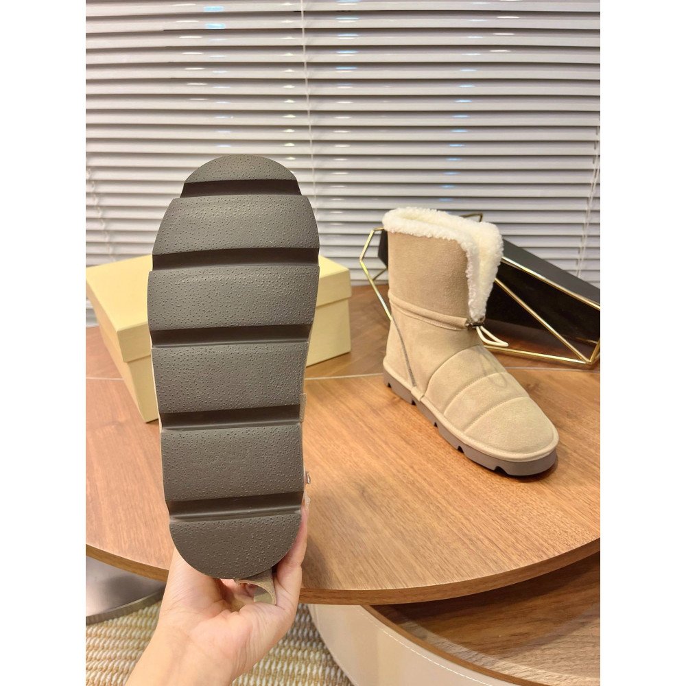 Snow boots Snow boots
