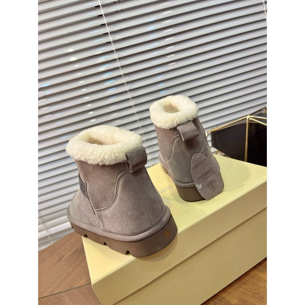 Snow boots Snow boots