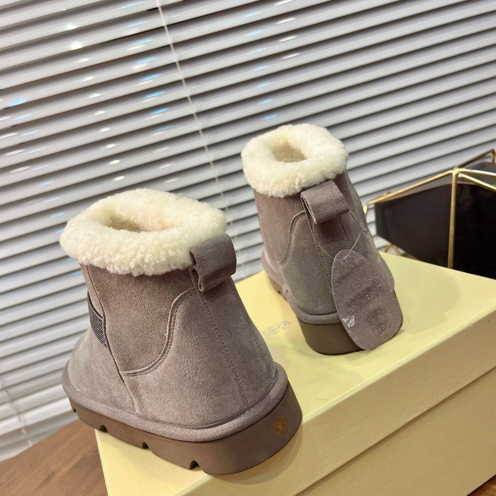 Snow boots Snow boots