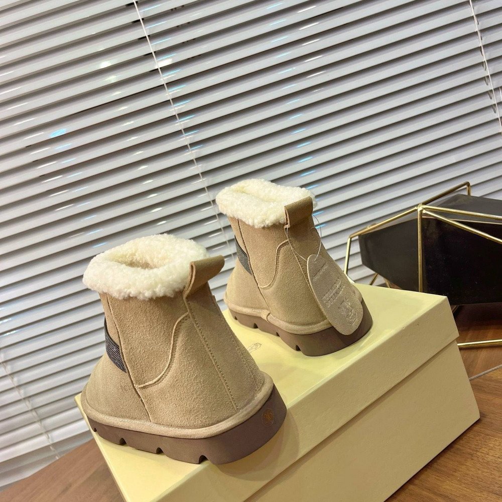 Snow boots Snow boots