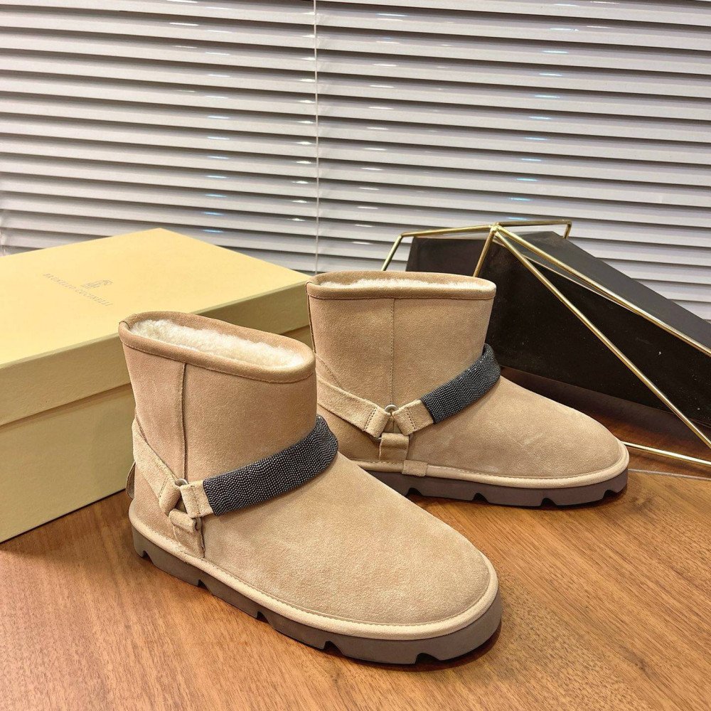 Snow boots