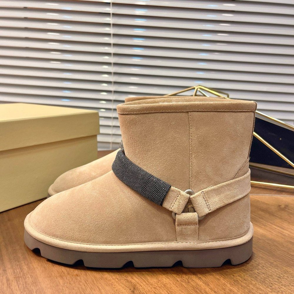 Snow boots