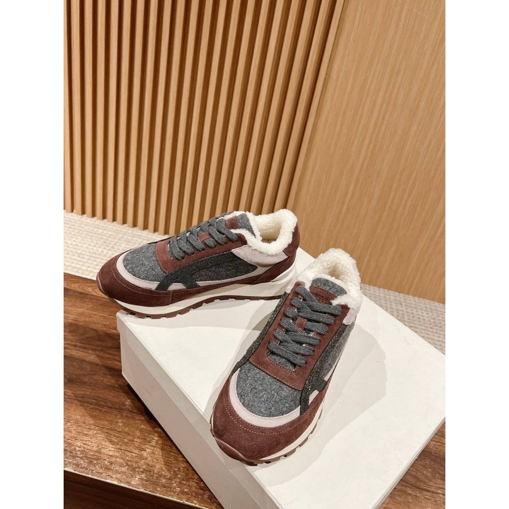 Sports shoes Sports shoes
