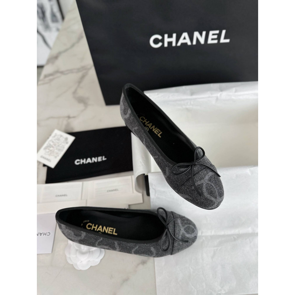 Ballet shoes