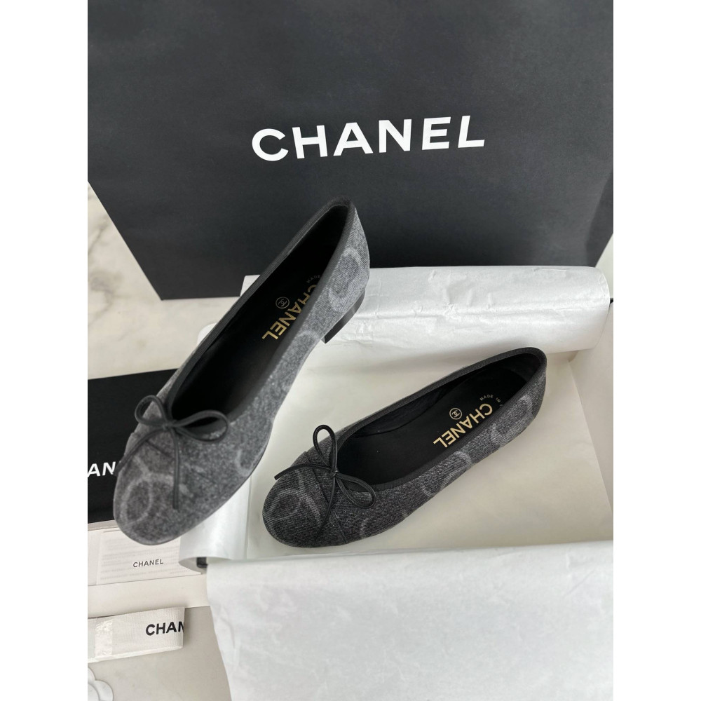 Ballet shoes