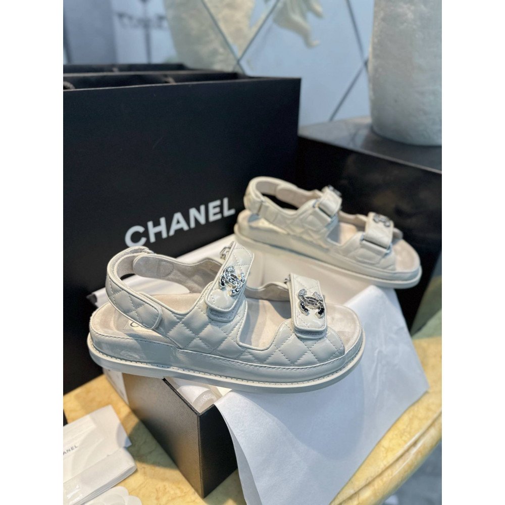 Beach shoes