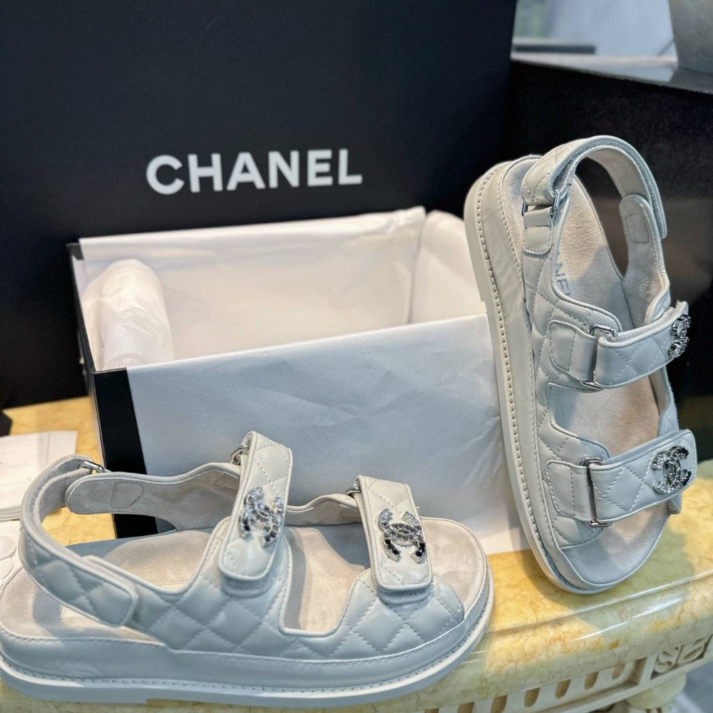 Beach shoes