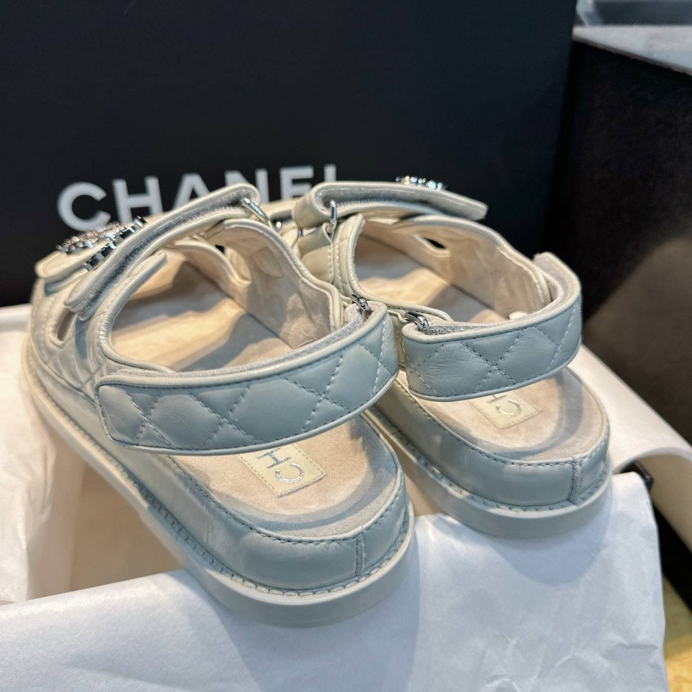 Beach shoes