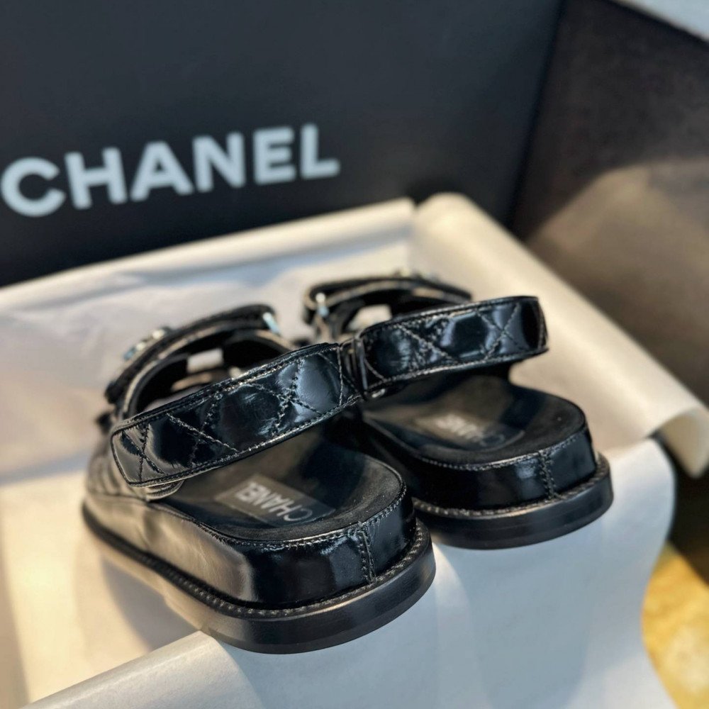 Beach shoes