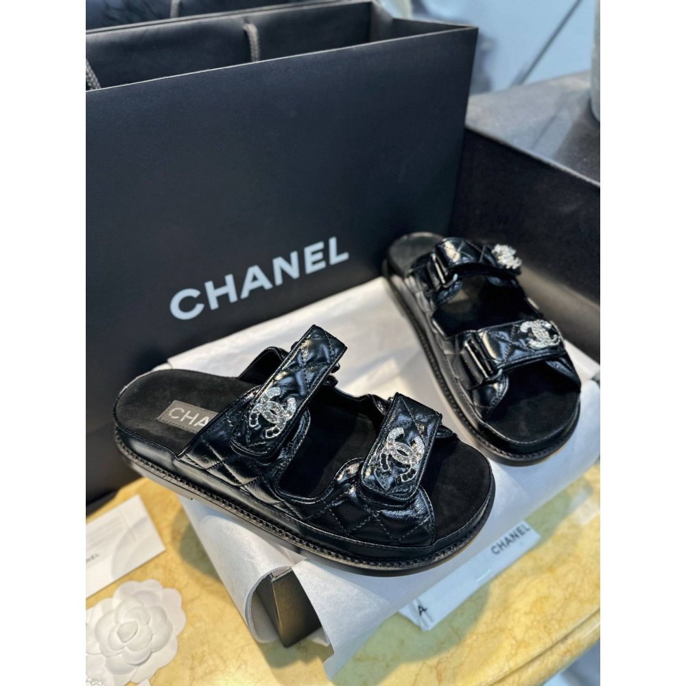Beach shoes