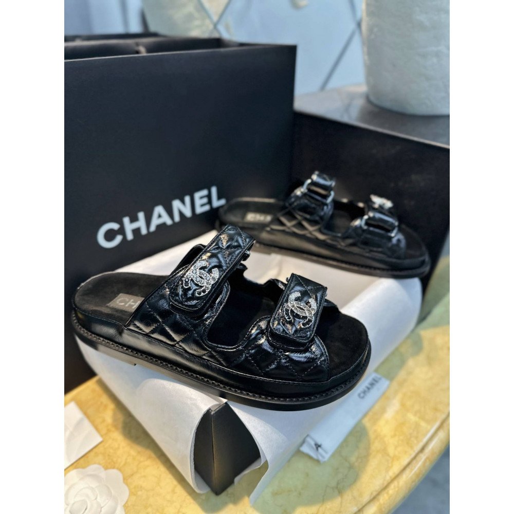 Beach shoes