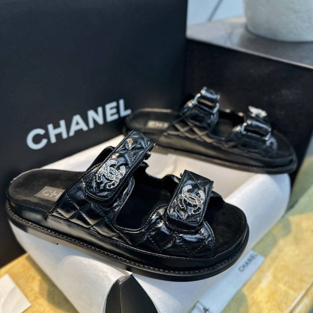 Beach shoes