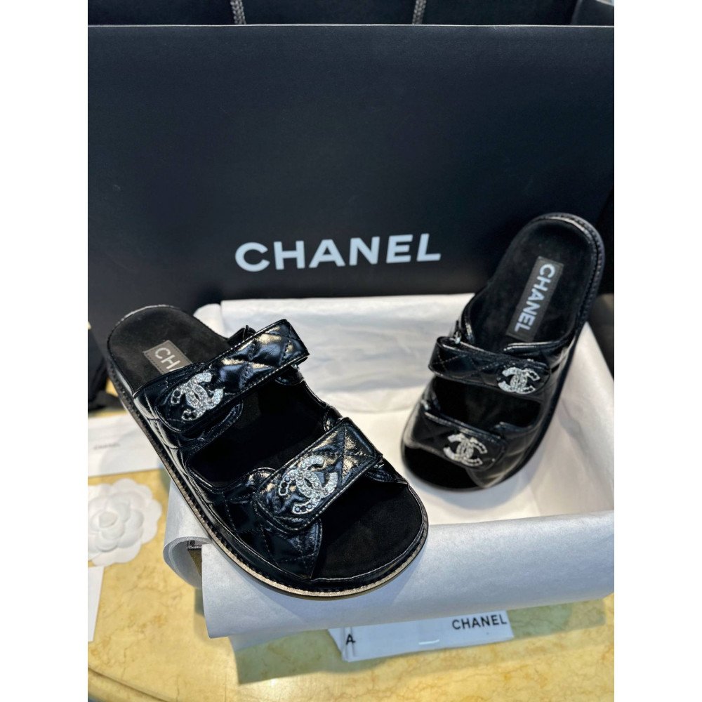 Beach shoes