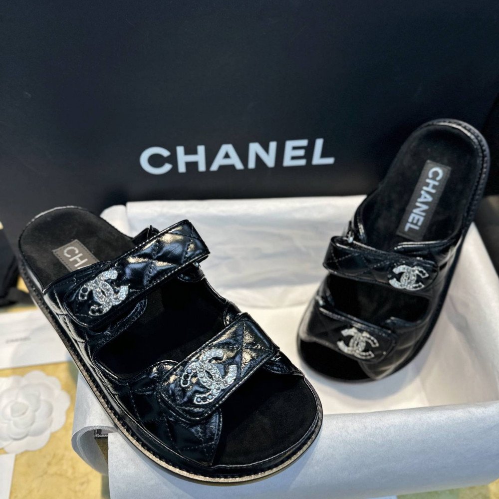 Beach shoes