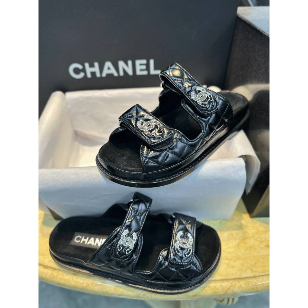 Beach shoes