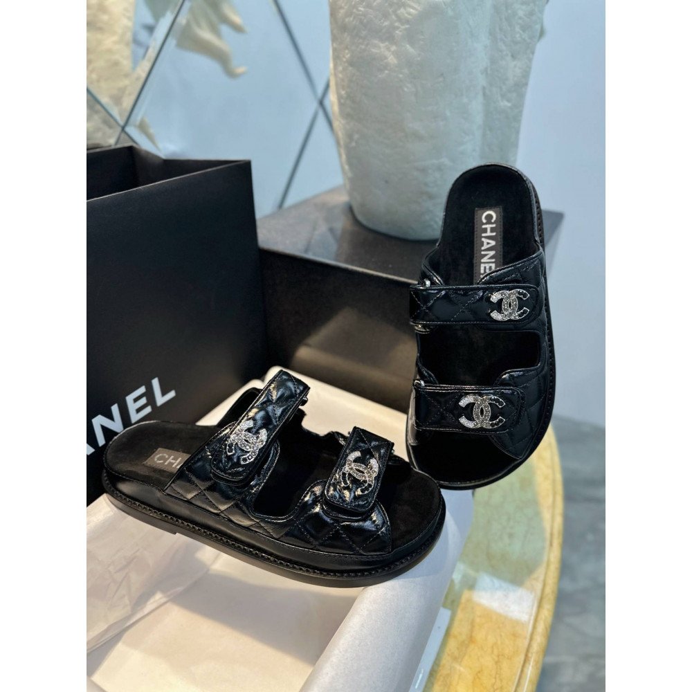 Beach shoes
