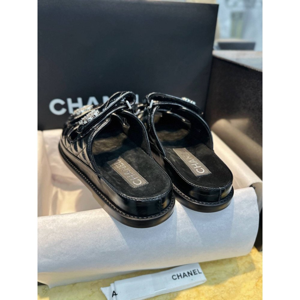 Beach shoes