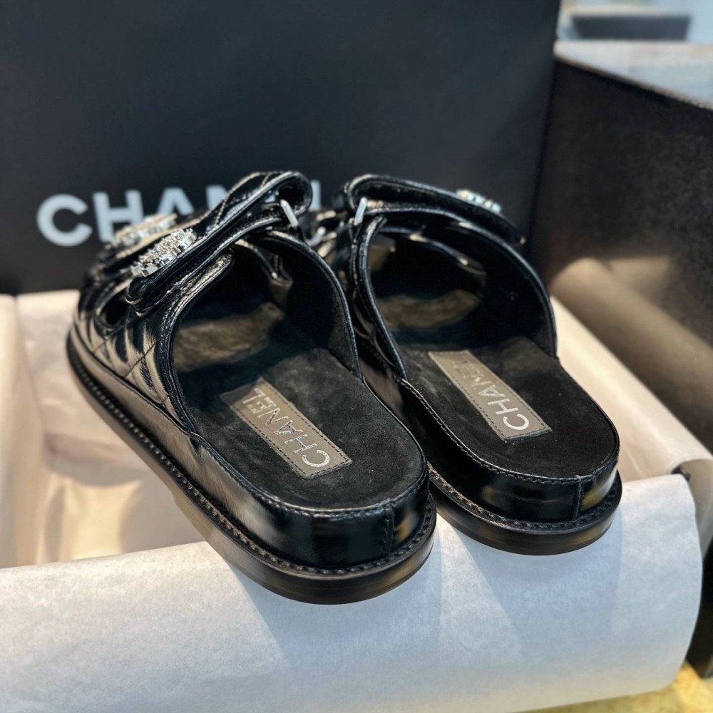 Beach shoes
