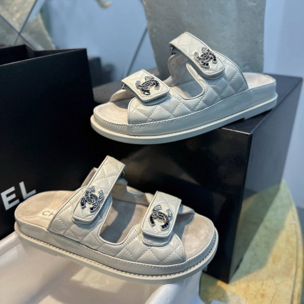 Beach shoes