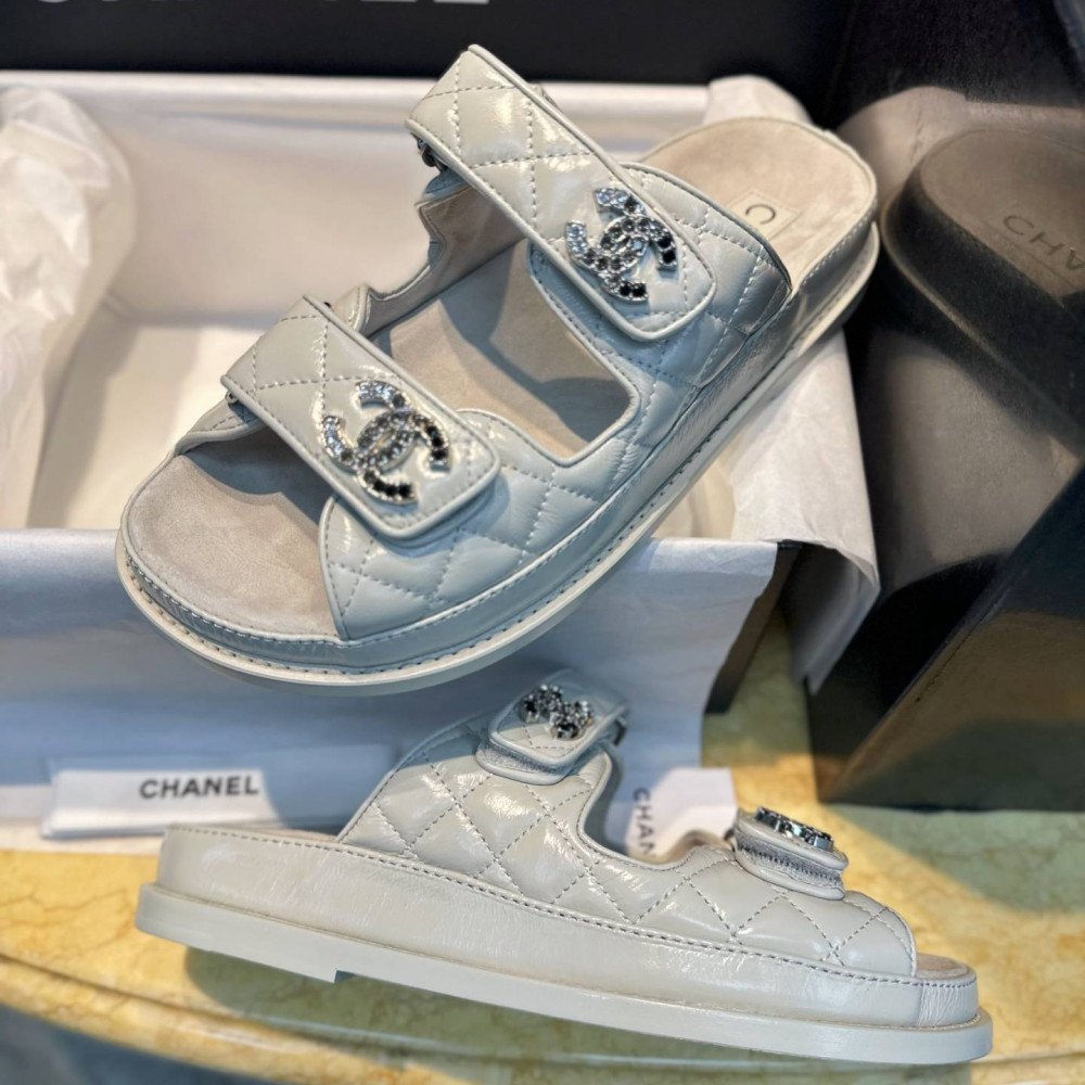 Beach shoes