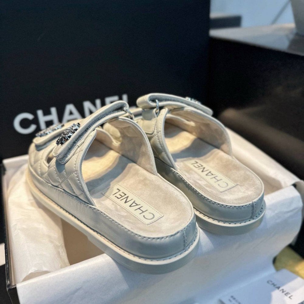 Beach shoes