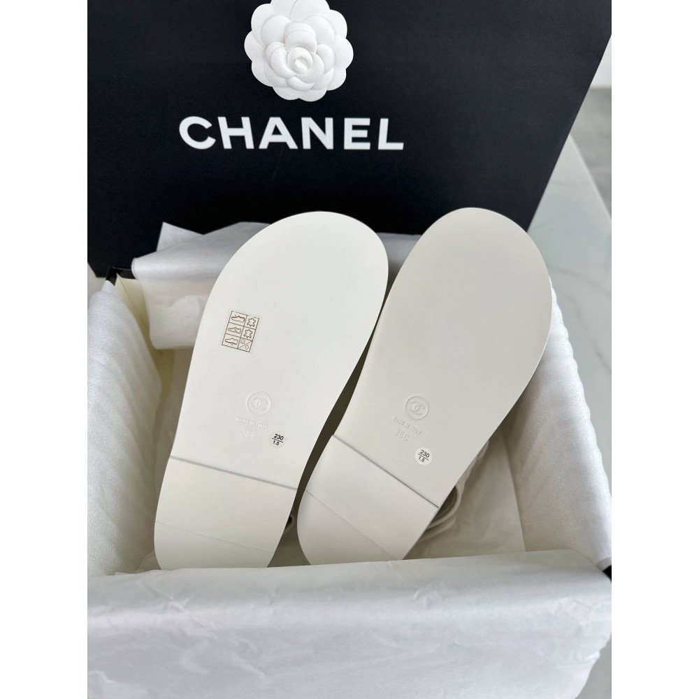 Beach shoes