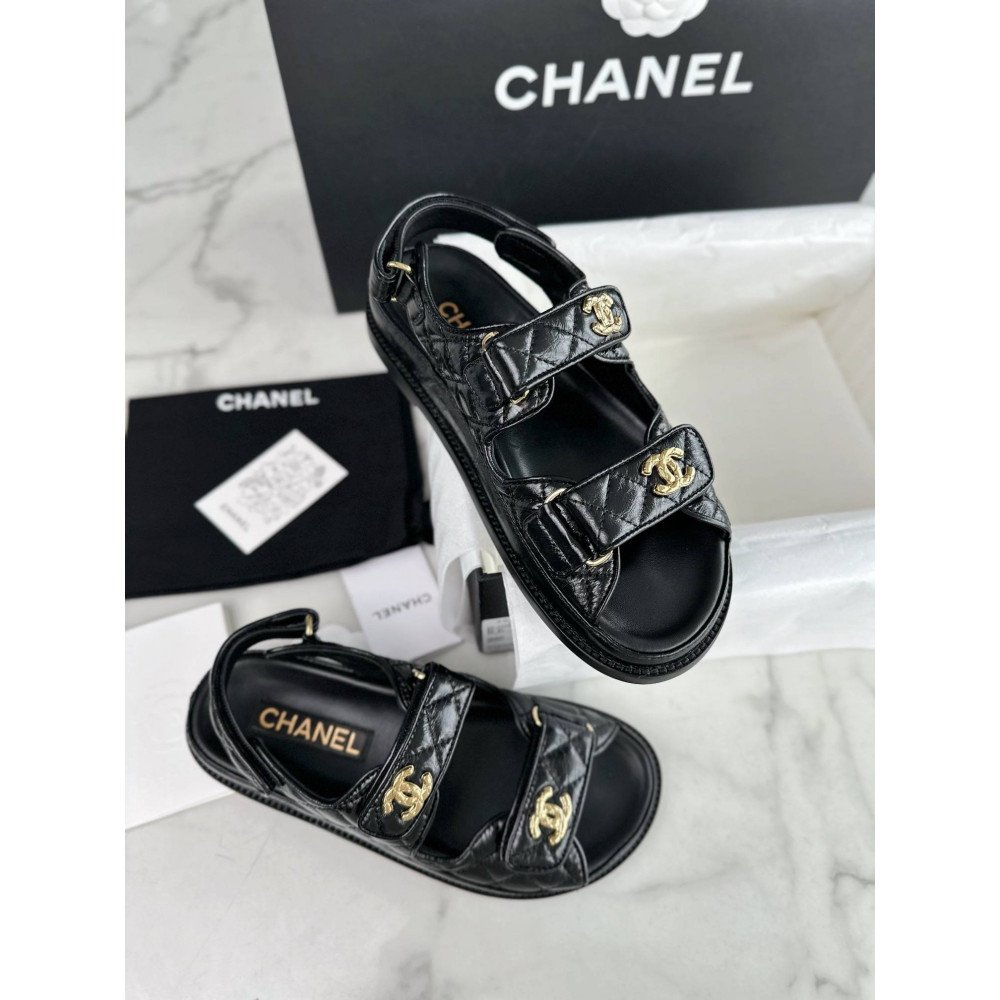 Beach shoes