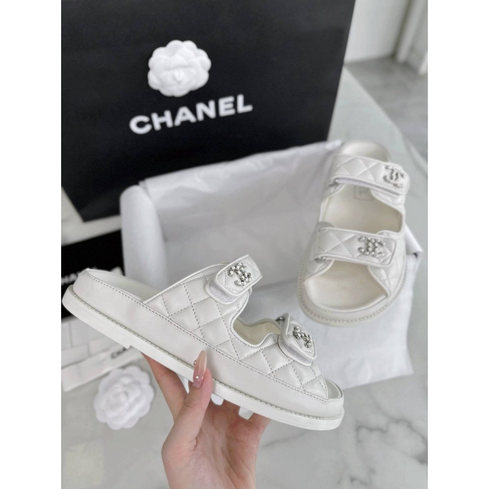 Beach shoes