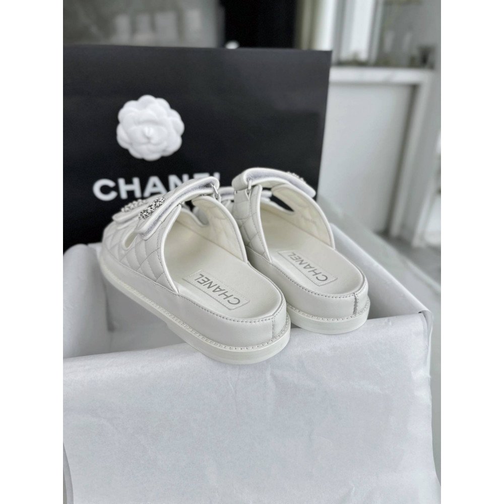 Beach shoes