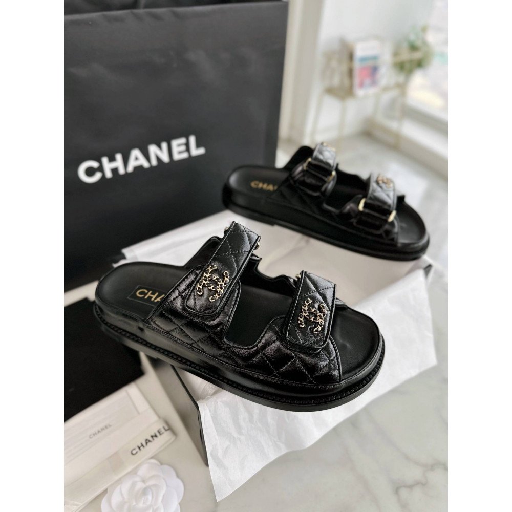 Beach shoes