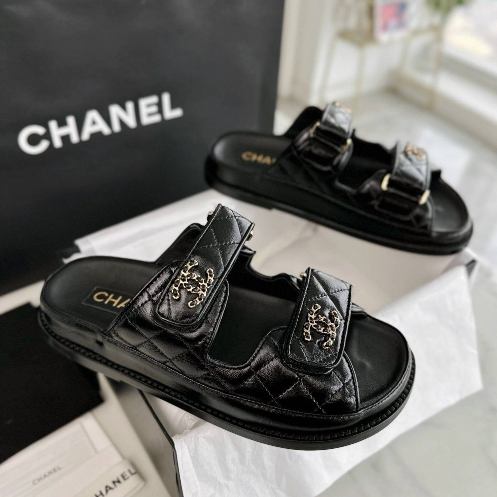 Beach shoes