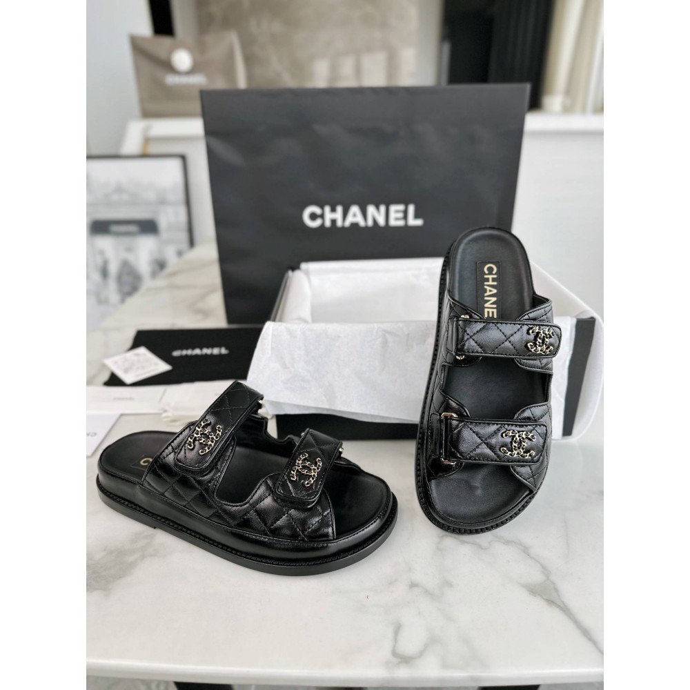 Beach shoes