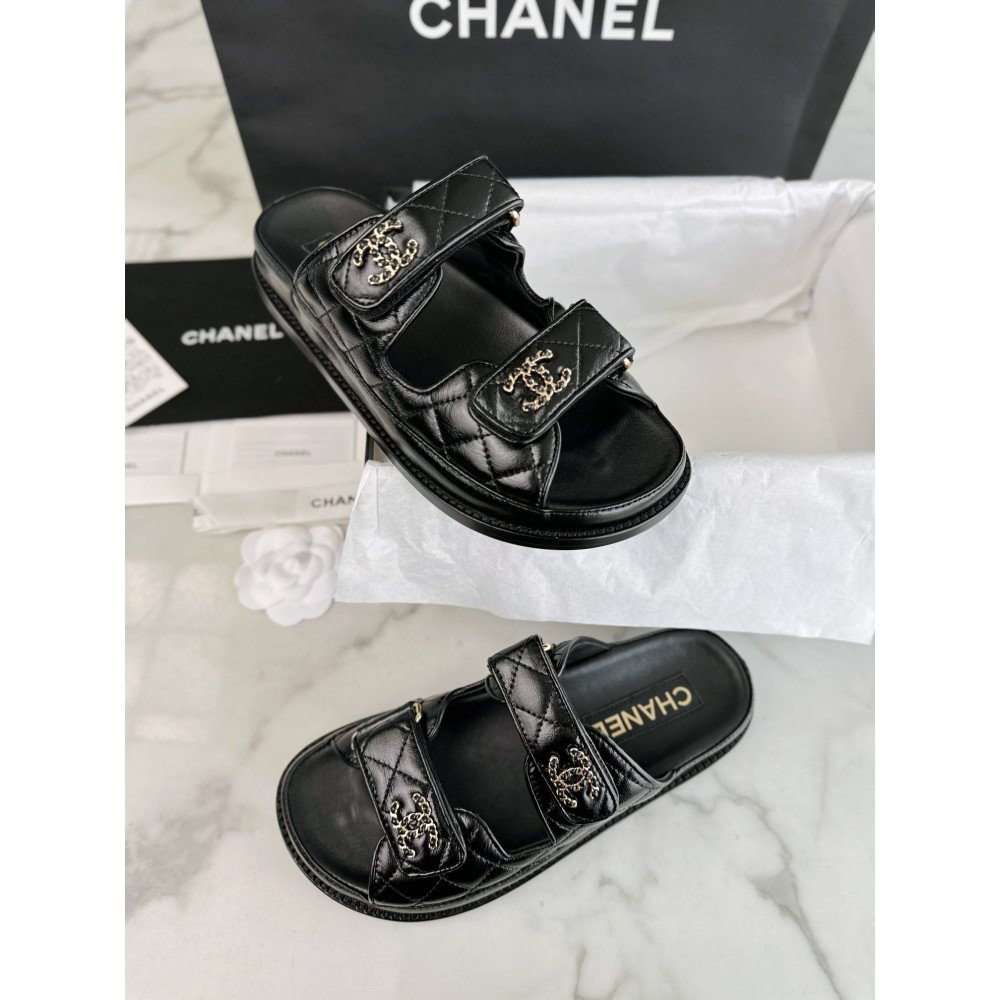 Beach shoes