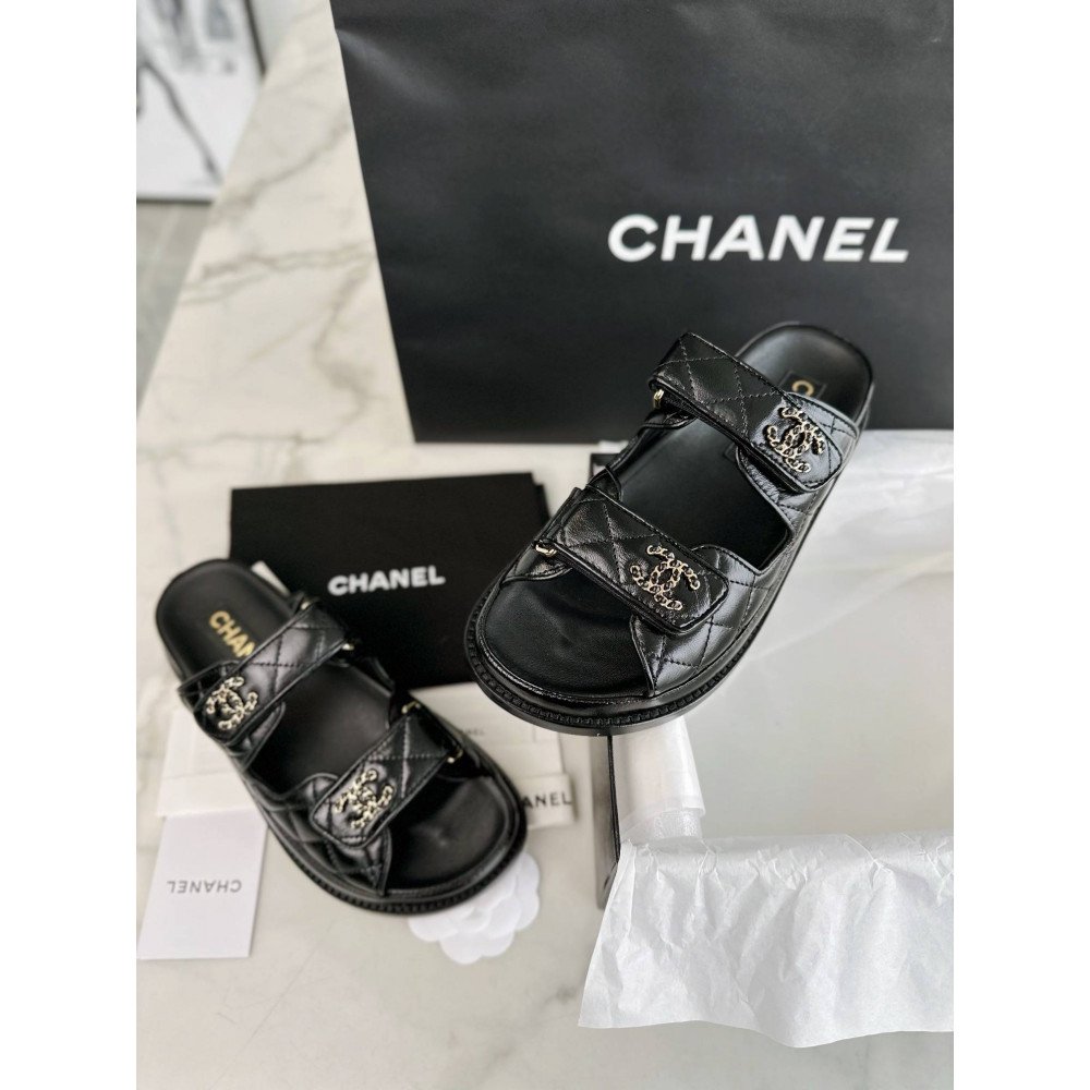 Beach shoes