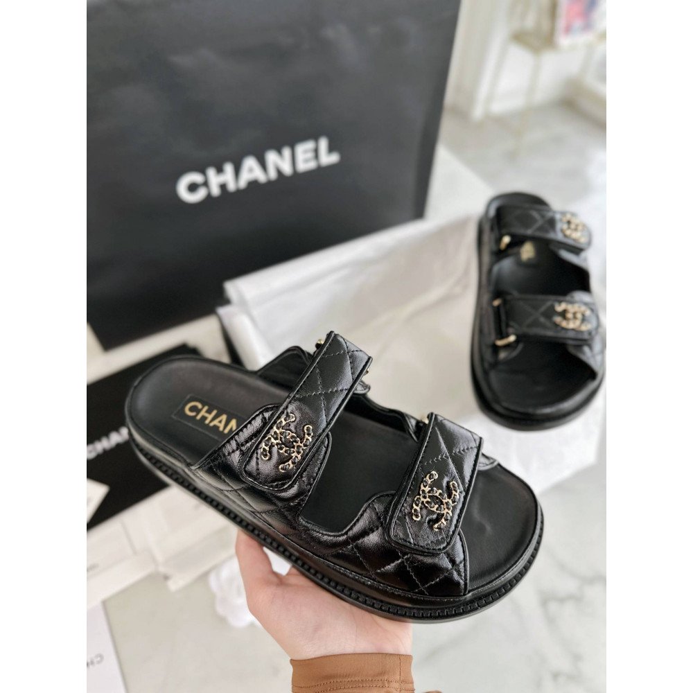 Beach shoes