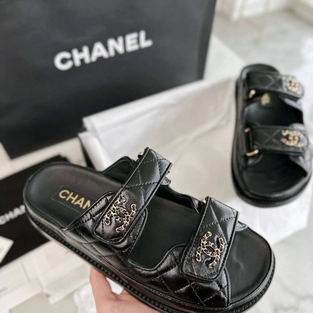 Beach shoes