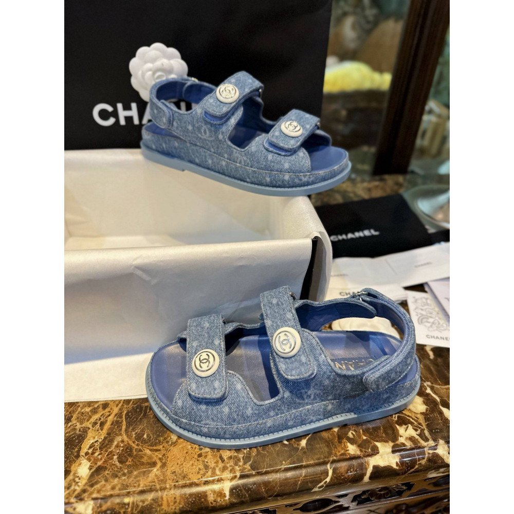 Beach shoes